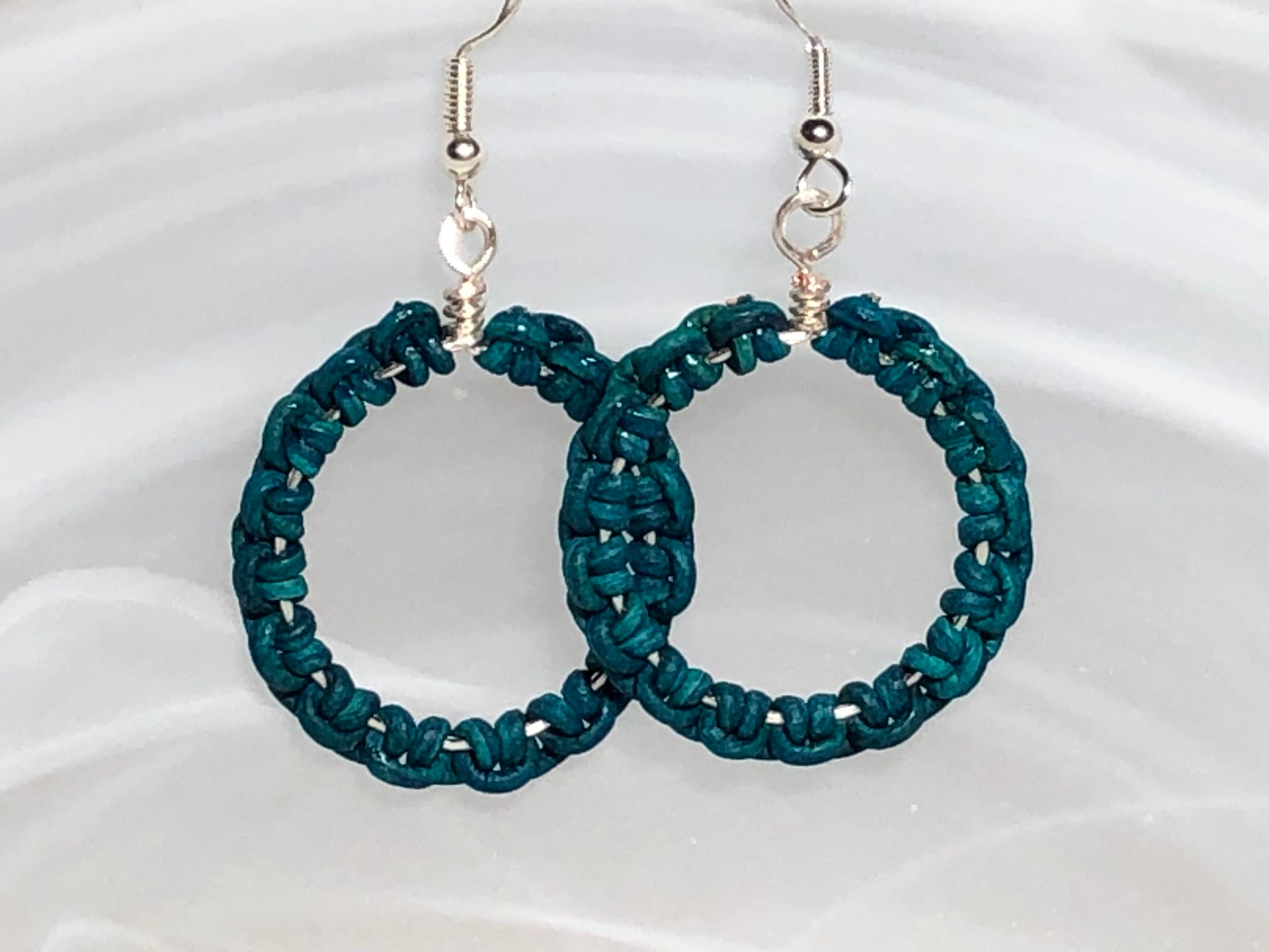 Larks Knot Macrame Hoops – Sunraes Studios